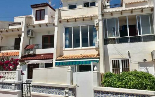 Large two bedroom Townhouse in Los Balcones