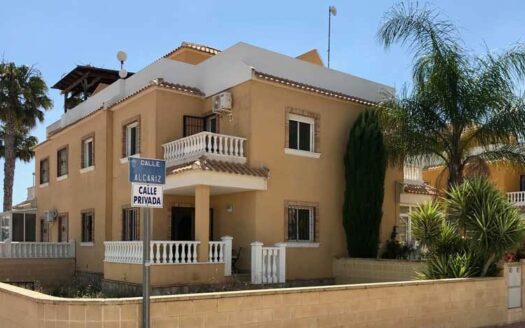 Three Bedroom Quad House, Dona Pepa, Quesada