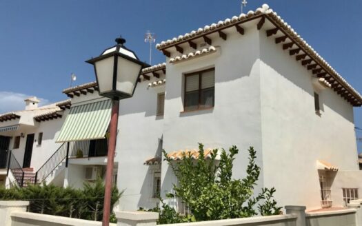 Bright two bedroom apartment with large garden. Lago Jardin 2 Los Balcones