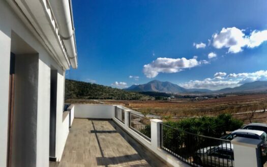 Beautifully restored Finca with attached bodega and Villa. Pinoso