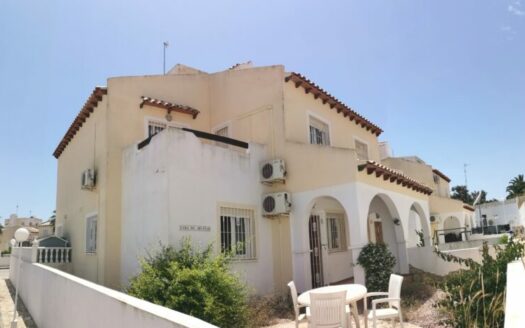 Sold Villamartin, Large three bedroom two bath quad with community swimming pool