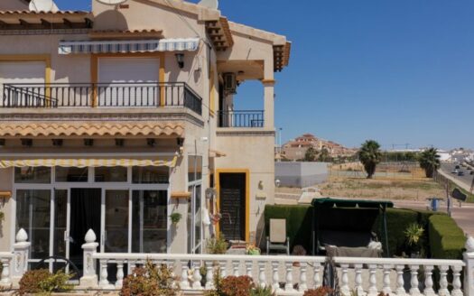 Sunny South facing 2 bedroom ground floor apartment in Urb Horizonte, Playa Flamenca,