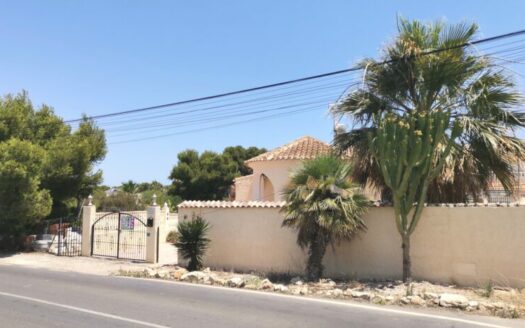 Villa for reform, Amazing chance to own something even more amazing, Playa Flamenca