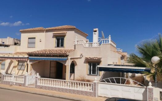 Large two bedroom quad in the Horizonte area on the Orihuela Costa